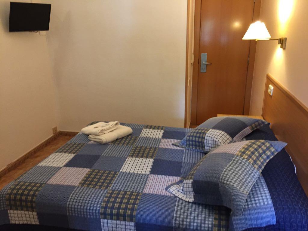 Hostal Rio De Castro Barcelona Bagian luar foto