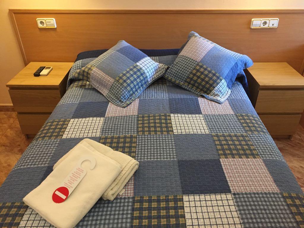 Hostal Rio De Castro Barcelona Bagian luar foto