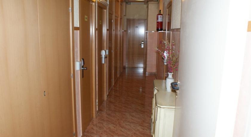Hostal Rio De Castro Barcelona Bagian luar foto