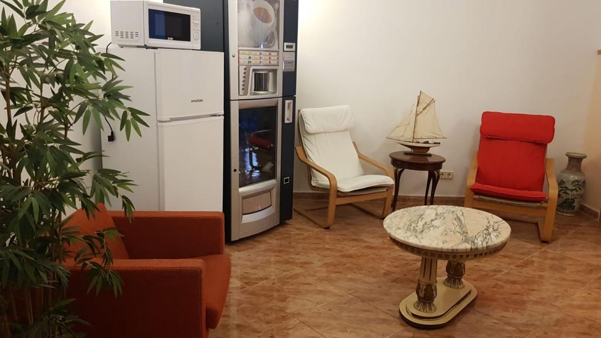Hostal Rio De Castro Barcelona Bagian luar foto