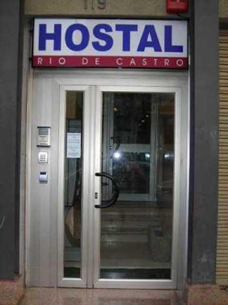 Hostal Rio De Castro Barcelona Bagian luar foto
