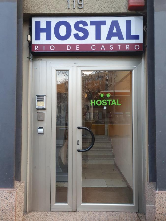 Hostal Rio De Castro Barcelona Bagian luar foto