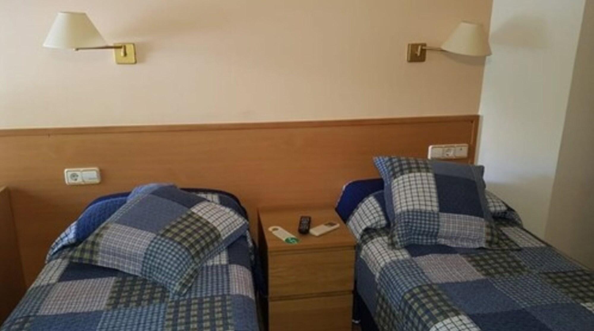Hostal Rio De Castro Barcelona Bagian luar foto