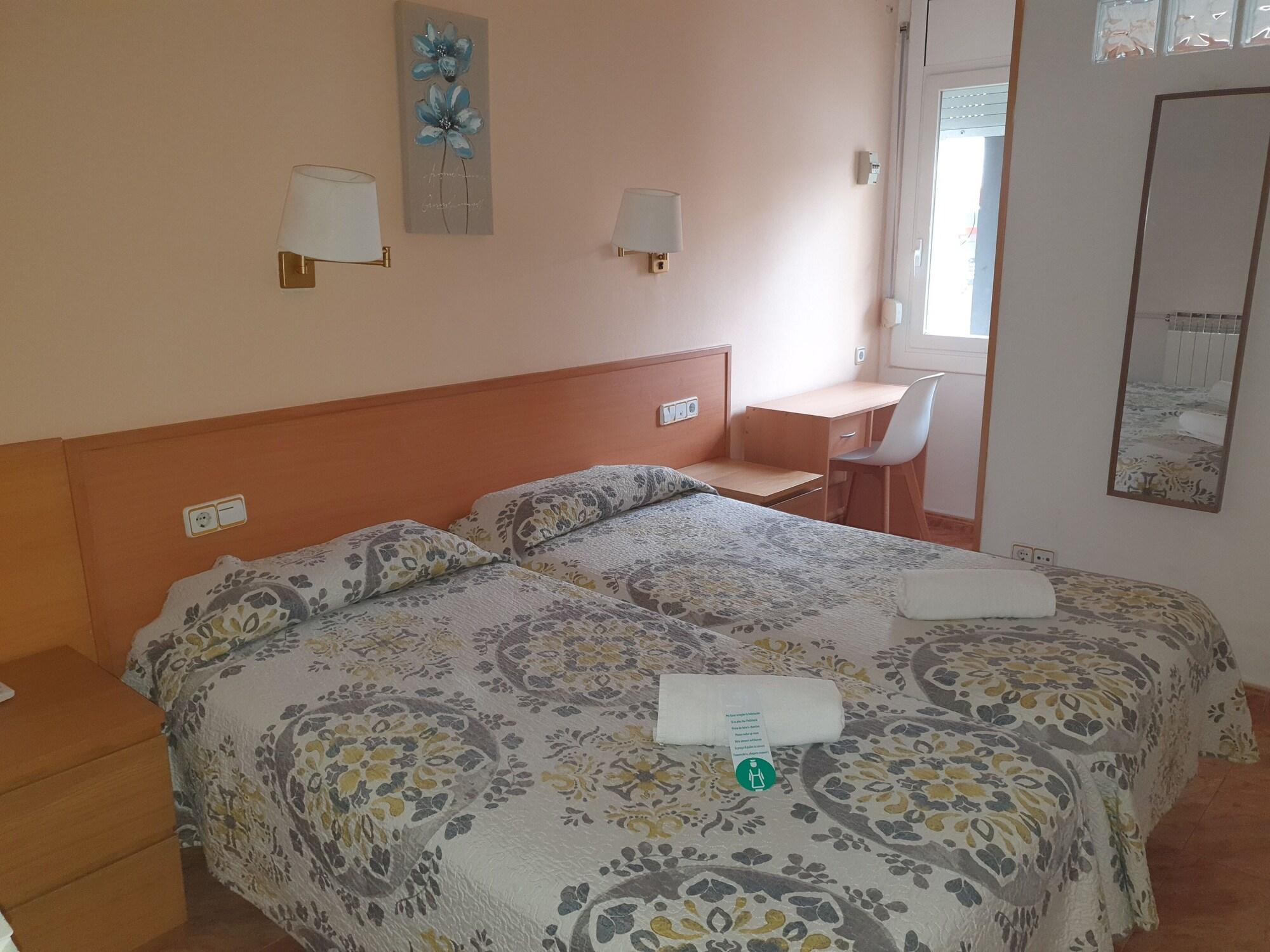 Hostal Rio De Castro Barcelona Bagian luar foto
