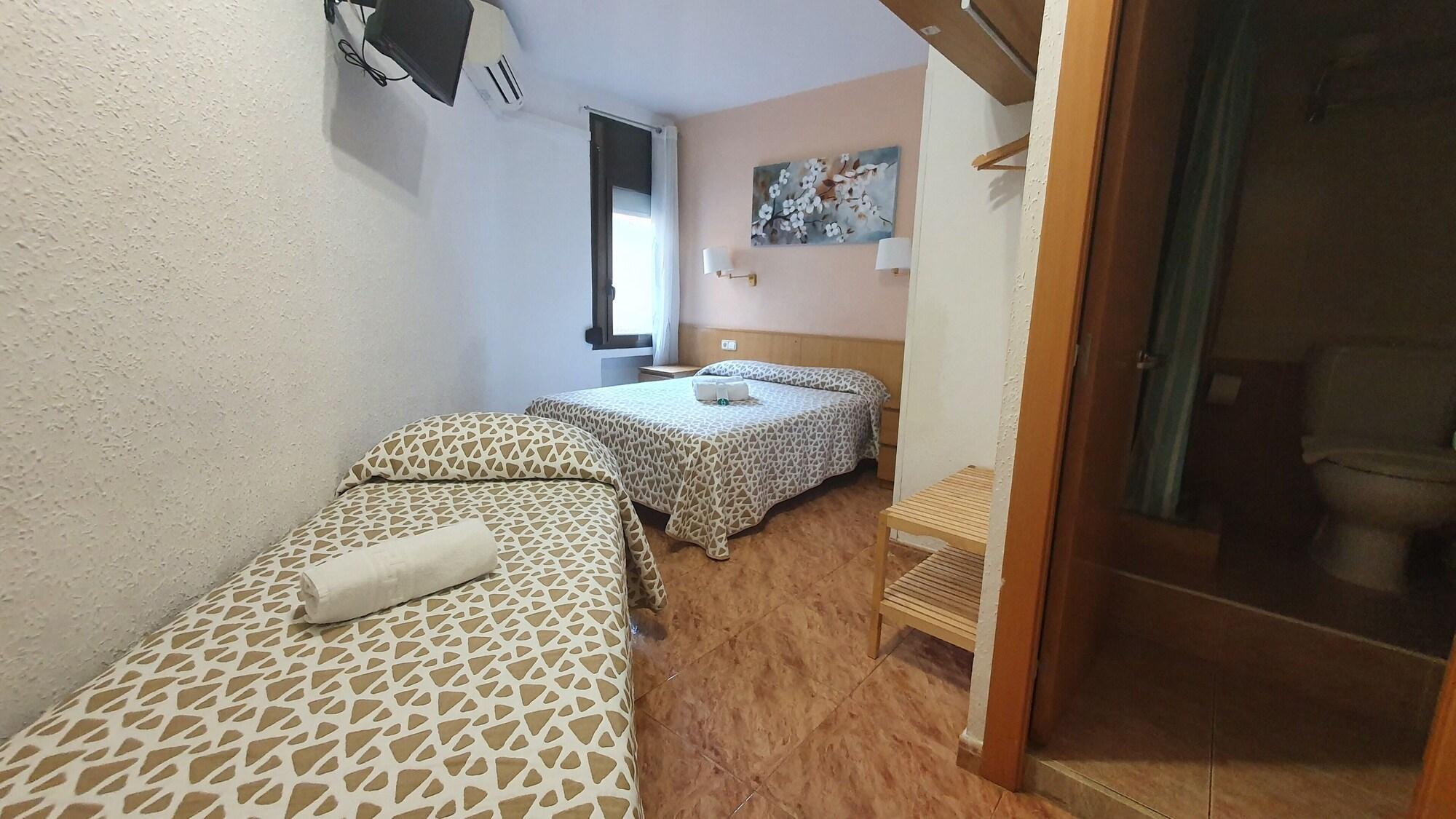 Hostal Rio De Castro Barcelona Bagian luar foto