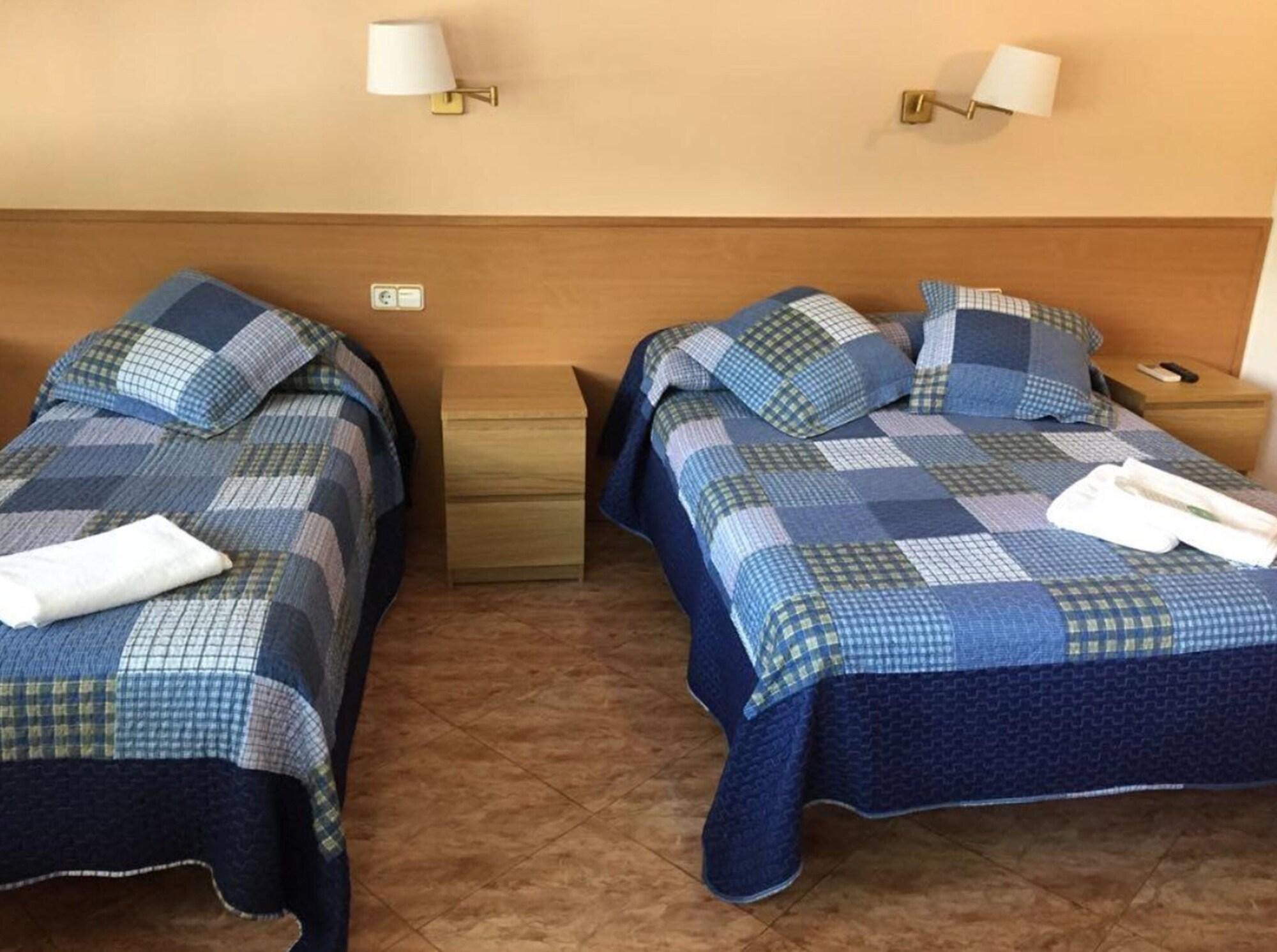 Hostal Rio De Castro Barcelona Bagian luar foto